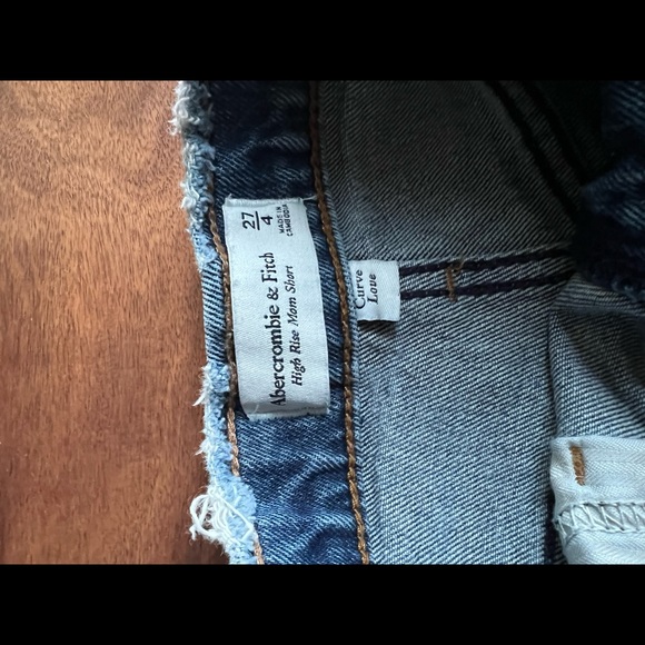 Curve Love Mom Shorts high rise Abercrombie and Fitch 27 - Picture 3 of 3